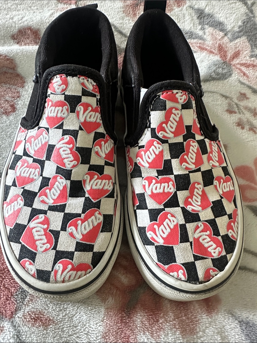 Vans Kids Slip-On Checkerboard Hearts Sneakers - Black & Red